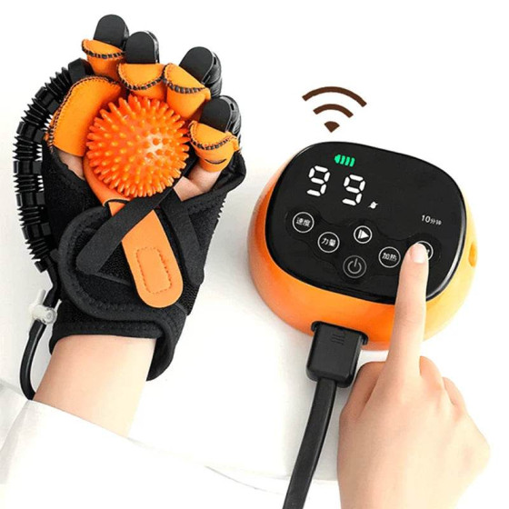 Hand smart rehabilitation gloves with nine-level memory and heating functions for stroke patient rehabilitation